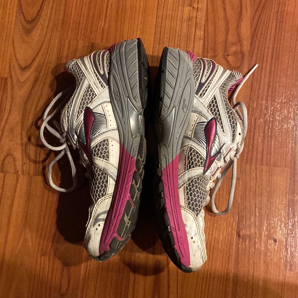 Brooks Running Shoes - Picture 5 of 5